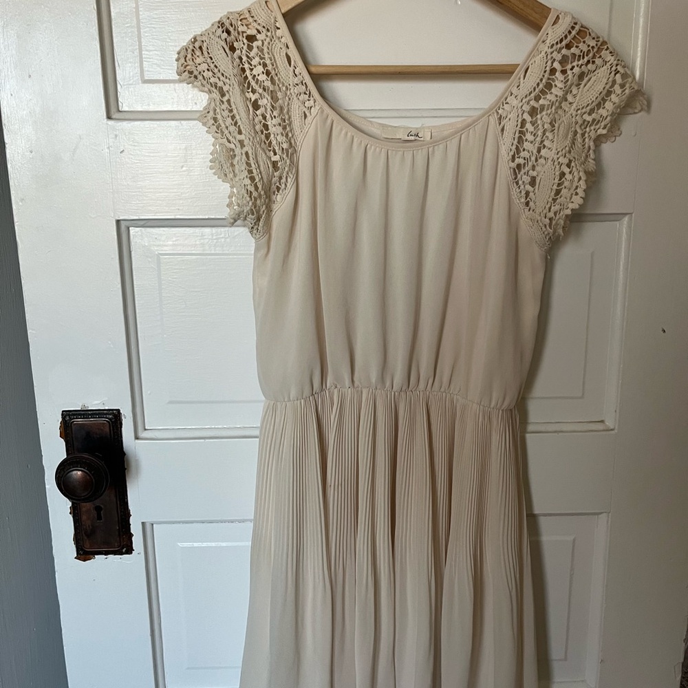 Elegant Cream Lace Sleeve Dress